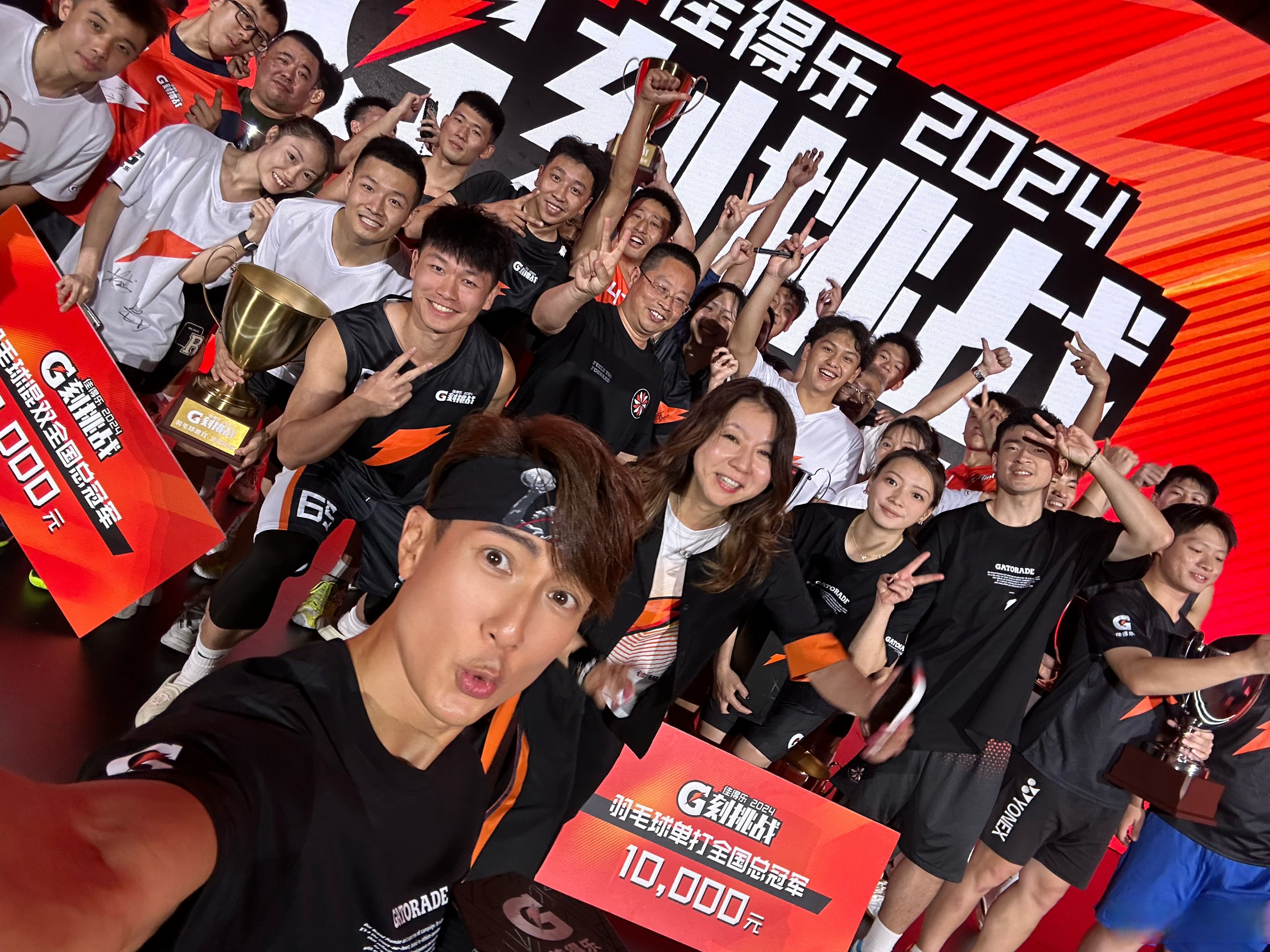 重磅！上海申花完成体检备战CBA常规赛广厦男篮复出首秀备战社区盾，费城76人围绕欧联远射贴柱的简单介绍